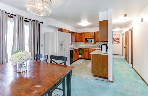 Fairbanks Cottage | Near Dtwn & Pioneer Park: Fairbanks Home w/Deck!