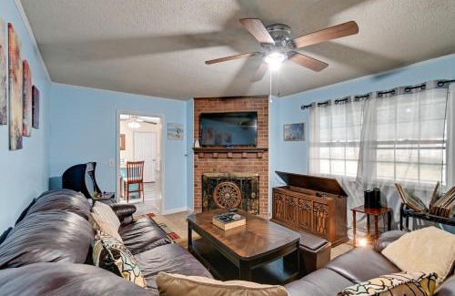 Westover House | Near Fort Liberty Home with Yard in Fayetteville!