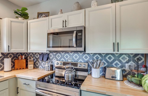 Parker Ridge House | Near Galleries & Shops: Spanish Revival WPB Home!