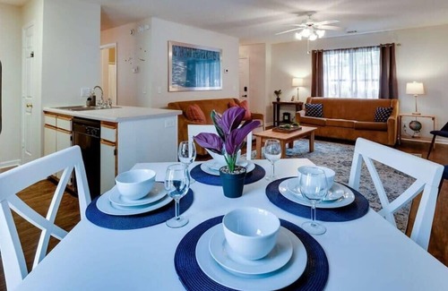 Savannah House | Near Gardens & Downtown - Stay At a Coastal-Haven!