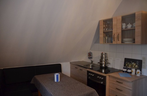 Halstenbek House | Near Hamburg - 4 bedrooms, 2 bathrooms, sleeps 6 S-Bahn and bus