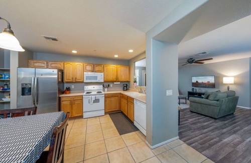 Tucson House | Near KINO/4 BR 2 BA/Fenced/Outdoor Patio