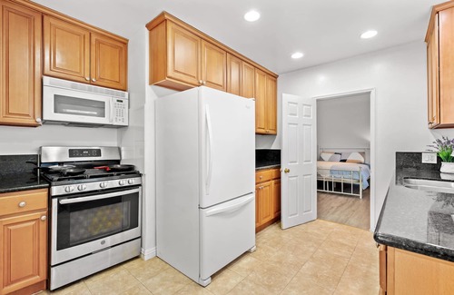 San Gabriel Apartment | Near LA Cozy Home With Full Kitchen Laundry