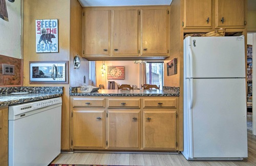 Donner Lake Woods Cabin | Near Lake: Cabin w/Fire Pit & Grill in Truckee!
