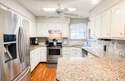 Lewisville House | Near Lake & DFW Airport - Outdoor Bar