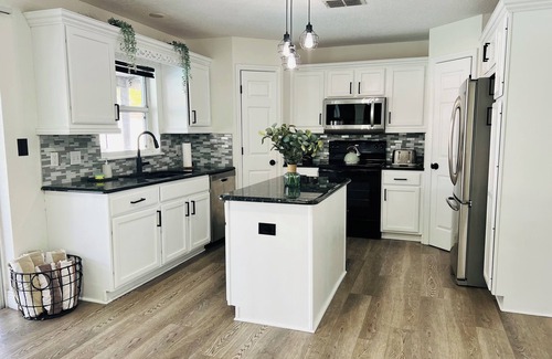 Winter Haven House | Near LegoLand -Family friendly 4 bedroom house with games & Pool in Winter Haven