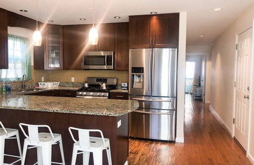 West New York Apartment | Near Manhattan NYC - 3 Bedroom Apartment 1200 sqft