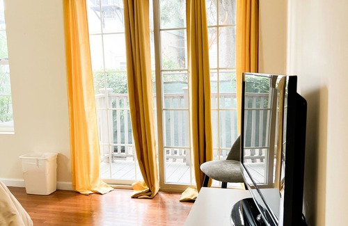 West New York Apartment | Near Manhattan NYC - 3 Bedroom Apartment 1200 sqft