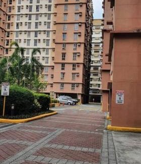San Dionisio Apartment | Near Manila Airport COZY HOTEL STYLE Condo With Pool 7A