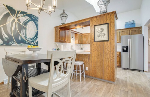 Green Bay House | Near Medical Corridor: 'Whimsy Wisconsin' Duplex