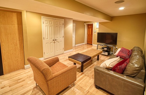 Cardozo Apartment | Near Metro, top dining, historic shaw, close to Convention Center
