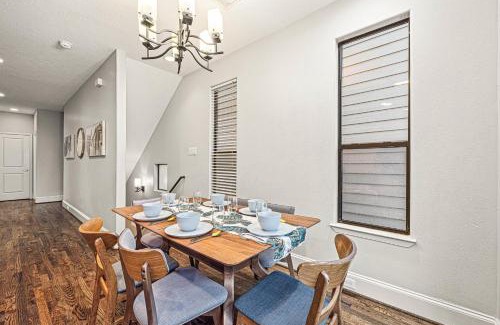 East Downtown Houston House | Near Midtown Downtown Games Wifi Balcony Pets