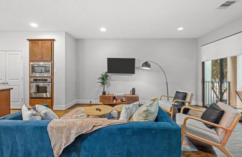 East Downtown Houston House | Near Midtown Downtown Games Wifi Balcony Pets