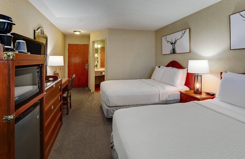 Galena Hotel | Near Mississippi River, Deluxe 2 Double, Stoney Creek Galena | 2 Units