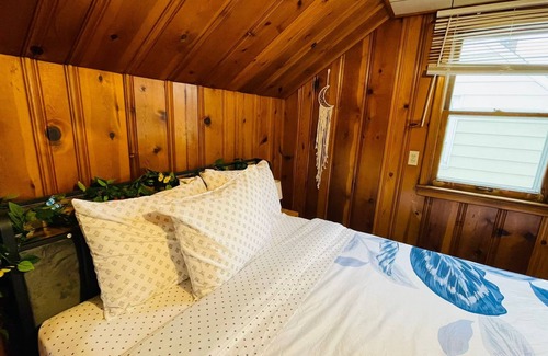 Garfield Heights House | Near National Park Home Away from Home