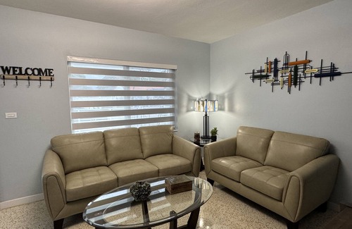 Flagami Ski Chalet | Near of every attraction in Miami!