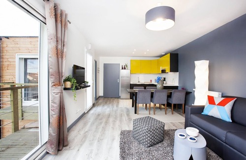 Vitry-sur-Seine House | Near Paris/Parking/4 Bdr/2 BR/Air conditioning