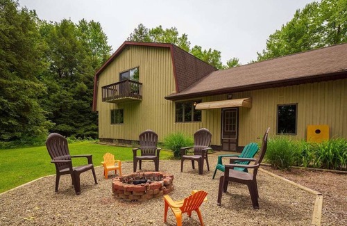 Findley Lake House | *Near Peak and Peak* Findley Lake Hillside Escape