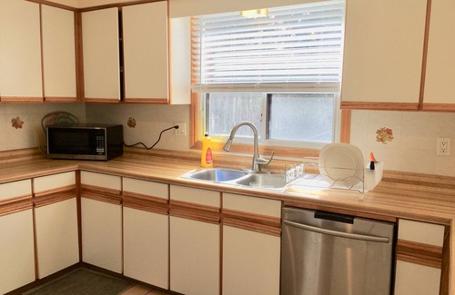 Islington - City Centre West House | Near Pearson Airport Master Room with Two queen Bed Private Bathroom-Rm 201