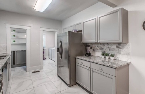 Vollintine-Evergreen House | Near Rhodes College & Downtown! The Rolling Stone