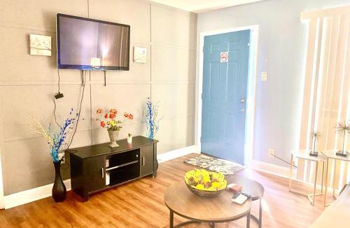 Midtown Apartment | Near Rhodes College, FedEx Forum, Regional One, UTHS-Renansant-MingleHall