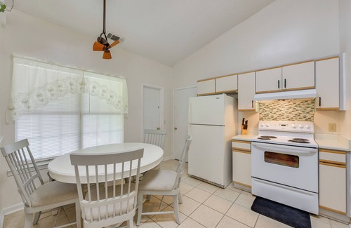 Richmond Hill House | Near Shops & Eats: Richmond Hill Home w/Yard!