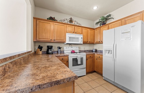Branson West Villa | Near Silver Dollar City! 3 Bedroom, 3 Bath Stonebridge Villa with a Garage!