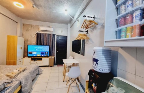 Pasong Tamo Apartment | Near SM North and MRT/LRT - Perfect for roaming around Metro Manila!