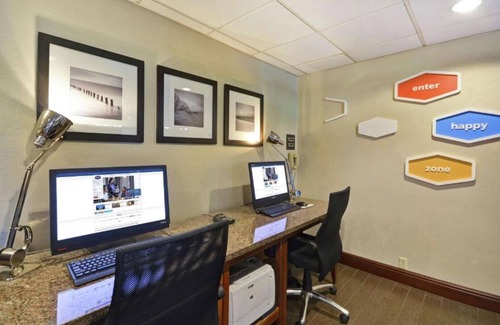 Tukwila House | NEAR SOUTHCENTER MALL AND THE AIRPORT