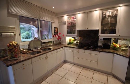 Saint-Etienne-du-Gres House | Near St-Rémy-de-Provence, holiday villa with nice pool. Dog welcome