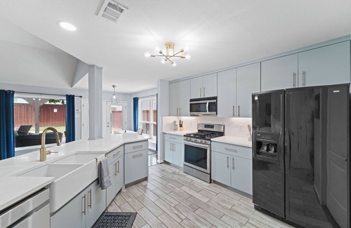 South Arlington House | Near Stadiums, Epic Central, Featuring a Private Pool