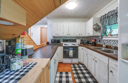 Wellsboro Cottage | Near State Parks: Countryside Cottage in Wellsboro