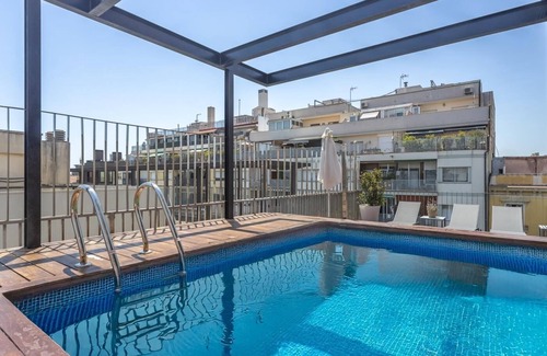 el Fort Pienc Apartment | Near the beach 3 bedrooms with pool and balcony - sleeps 8