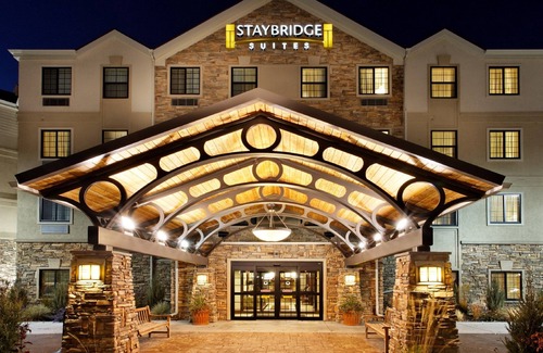 Lexington Condo | Near U of Kentucky. Free Breakfast. Indoor Pool.