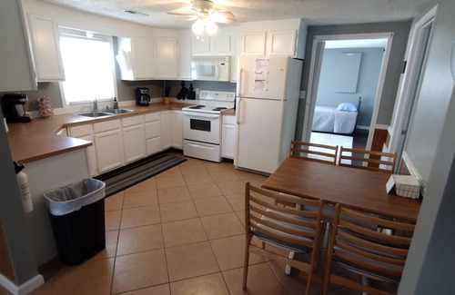 Port Clinton House | Neat,clean relaxed atmosphere located just outside of town .