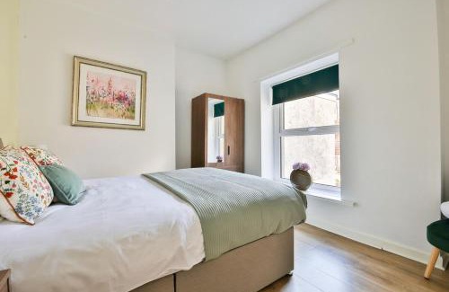 Seven Sisters House | Neath Valley – Family Haven near Waterfalls