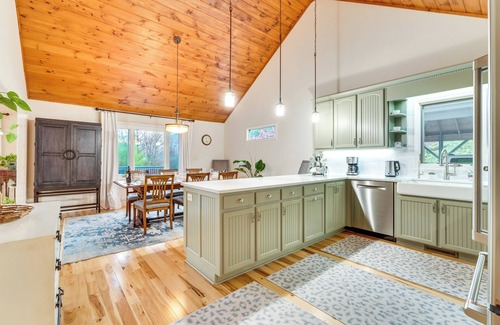 Vein Mountain House | Nebo Home w/Hot Tub: Wheelchair Accessible