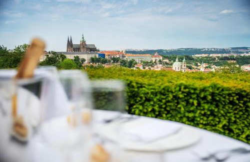 Mala Strana Apartment | Nebozizek Hotel a Restaurant