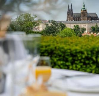 Mala Strana Apartment | Nebozizek Hotel a Restaurant
