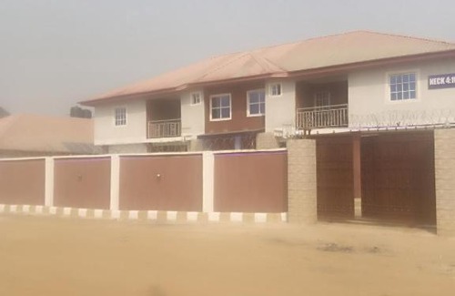 Owerri House | NECK 4:16 GUEST HOUSE