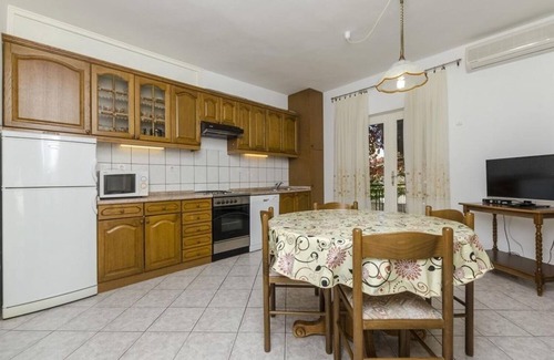 Primosten Burnji Apartment | Neda - 150 M From Pebble Beach - A2
