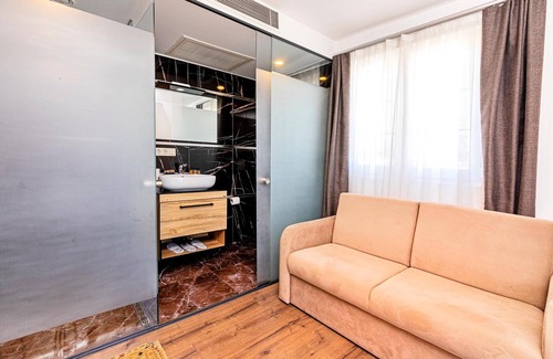 Cagaloglu Hotel | Neda