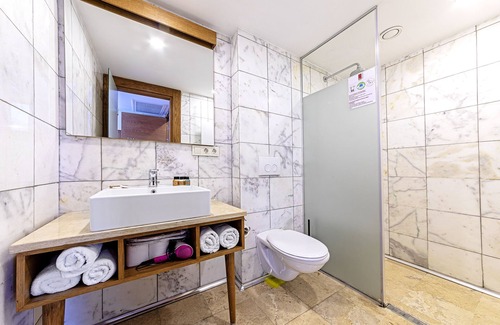 Cagaloglu Hotel | Neda