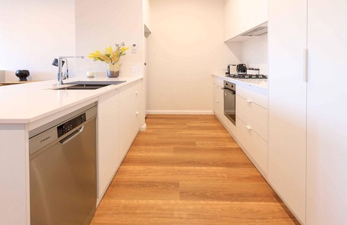 East Albury House | Neddidge Townhouse 2 - Gorgeous three bedroom, two bathroom townhouse