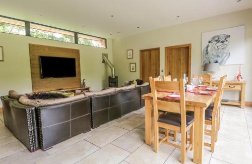 Grange-over-Sands House | Neddy Cut