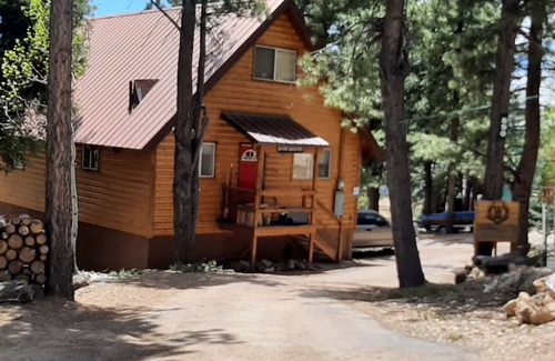 Meadow View Heights Cabin | Need an Altitude Adjustment?! Stay at our cabin with a view of Meadow & Village