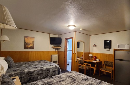 Lincoln Hotel | Need to reset? Come to the mountains at Three Bears Motel of Lincoln, Montana!