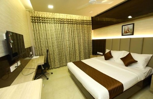 Town Hall Hotel | Neermala Residency