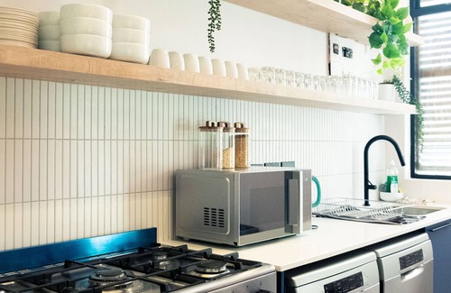 Three Anchor Bay House | Neighbourgood Hill
