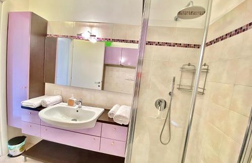 Certosa Apartment | Nel cuore di viale Certosa, tra Centro Città e Rho Fiera Milano, con parcheggio interno privato